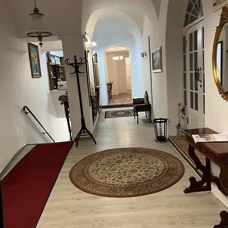 Post 12 ホテル 3*