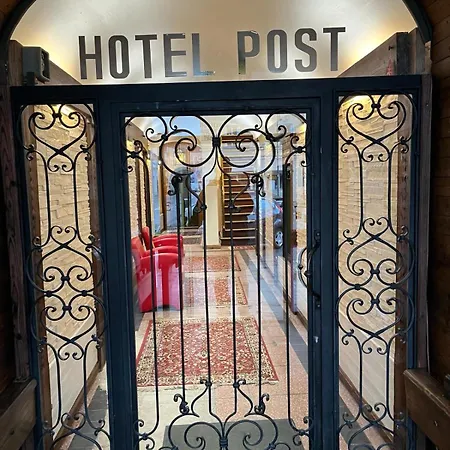 Post 12 ブラウナウ・アム・イン